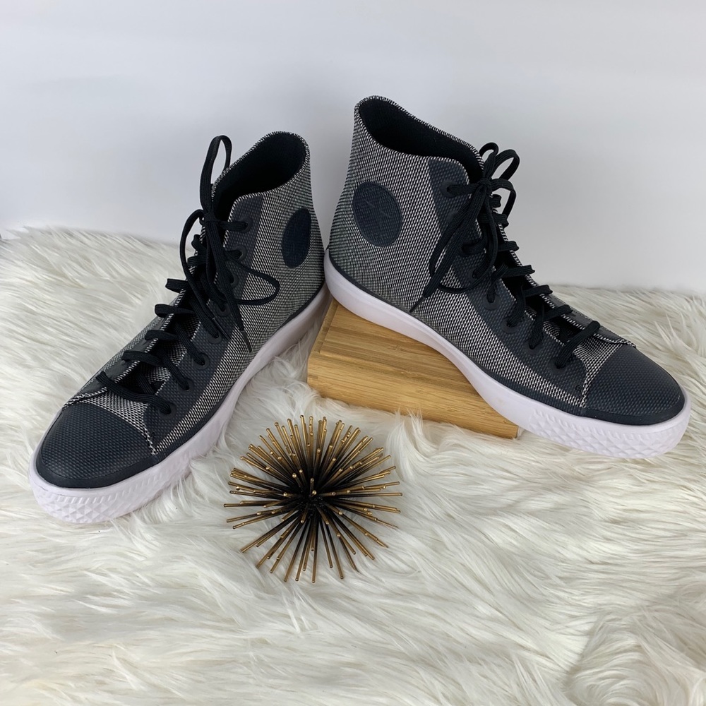 NWOB Converse Modern Hitcam High Top Sneakers